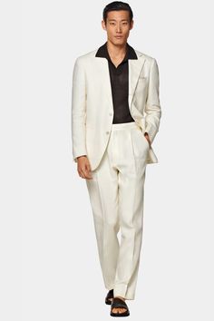 Beat the heat while looking dapper in lightweight suits, pastel tones, and airy fabrics. These looks will keep you fresh and fashionable at any summer wedding. Wedding Male Outfit, Men Wedding Guest Attire, White Formal Attire, Mafia Fashion, Wedding Dress Codes, Casual Outdoor Wedding, Men Wedding Guest Outfit, Custom Tuxedo, Suit Supply