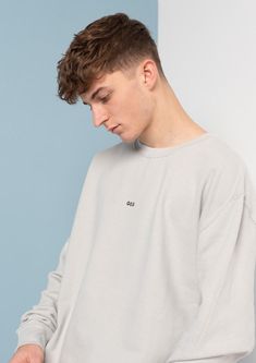 Sweatshirts - Unisex Simple Embroidered Sweat Men Haircut Undercut, Medium Length Hair Men, Mens Hairstyles Fade, Brown Hair Men, Wavy Hair Men, Mens Hairstyles Thick Hair, Face Shape Hairstyles, Faded Hair, Haircuts For Wavy Hair