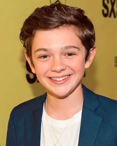 Actor Noah Jupe Rain Blue, I Don T Know, Don T Know, Celebrity Crush, Celebrities, Blue, Quick Saves