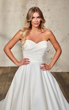 TEAGAN is an Organza ballgown with a pleated bodice, pockets, and buttons to the end of the train. Big Ballgown Wedding Dress, Wedding Theme Simple, Simple Ballgown, Minimalistic Wedding Dress, Gown Simple, Dress Minimal