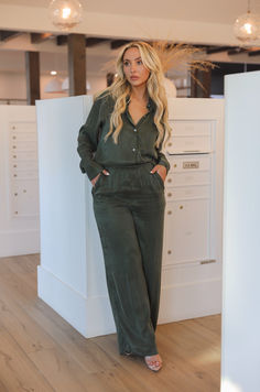 green long sleeve button down and wide leg pants set Chic Green Wide Leg Pants For Loungewear, Casual Green Long Sleeve Pantsuit, Green Wide Leg Workwear Sets, Green Wide Leg Sets For Workwear, Green Wide Leg Jumpsuits For Work, Green Wide-leg Jumpsuit For Work, Green Wide Leg Pants Outfit, Outfits Wide Leg Pants, Fall Outfits Oversized