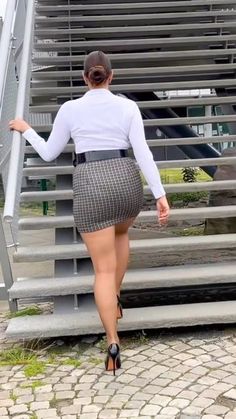 Tight Skirt Outfit, Mini Skirts Fashion, Brown Tights, Chubby Fashion, Bodysuit Blouse, Lovely Legs, Plus Size Models, White Bodysuit, Plaid Mini Skirt