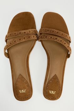 FLAT SUEDE SANDALS - Brown | ZARA United States Flat Sandals Outfit, Brown Flat Sandals, Slider Sandals, Sandals Outfit, Shoe Pattern, Brown Flats, Suede Flats, Suede Sandals, Brown Sandals