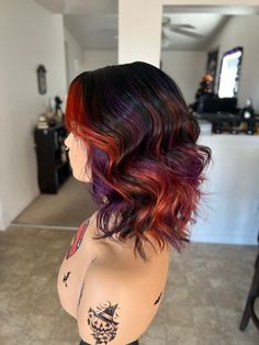 Halloween Hair Color Ideas, Fire Ombre Hair, Halloween Hair Color, Red Hair Trends, Halloween Hairstyles, Inner Witch, Vivid Hair Color, Peinados Recogidos, Halloween Hair