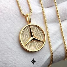 Mercedes Ring Gold, Gold Mercedes, Mercedes Logo, Types Of Jewelry, Gold Chains For Men, Gold Diamond Earrings, Jewelry Images, Stunning Jewellery