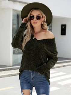 Upgrade your wardrobe in the Cold Day Glam Chenille Pullover Sweater in dark green that features a classic V neckline. Size Guide: Demi is 5’6” tall, and has a 33.5” bust, 24.8”waist, & 37.4” hips. She is wearing a S / US 4 / AU 8. This sweater is true to size. Material: 100% polyester. Key Features: Relaxed fit. Long sleeve. Glam material. Care Instructions: Machine wash / Cold hand wash Green V-neck Sweater For Fall, Dark Green Tops For Fall, Green Long Sleeve V-neck Sweater For Fall, Green V-neck Top For Fall, Green V-neck Sweater For Winter, Green V-neck Winter Sweater, Green Sweater, V Neckline, Online Gifts