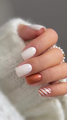 Discover 30 must-see winter nails that are taking over Pinterest this year! From festive Christmas nails and chic Christmas gel nails to easy Xmas nails perfect for the season, find your new favorite look. Explore gorgeous winter nails acrylic, creative winter nail art, and simple Christmas nails acrylic. Whether you're into dipped nails, stick on nails, or French tip press on nails, these designs will give you endless nagel inspo and nagel tips! Holiday Acrylic Nails, Manicure Gel, Summery Nails, Girly Acrylic Nails