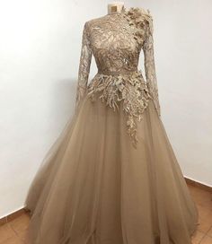 Elegant Champagne Long Prom Dress Banquet Ball Gown With Tulle Skirt, Long Sleeve Tulle Gala Dress, Fitted Tulle Gown For Banquet, Long Sleeve Tulle Dress For Gala, Ball Gown With Tulle Skirt For Banquet, Banquet Gown With Organza Tulle Skirt, Organza Dress With Tulle Skirt For Banquet, Organza Gown With Tulle Skirt For Banquets, Formal Ball Gown Dresses With Tulle Skirt