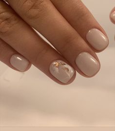 Neutral Nails With Foil, Short Nail Spring, Trending Summer Nail Colors, Minimalist Nails Short, Spring Nails 2023 Gel, Nails 2023 Gel, Erin Moore, Nail Colors And Designs, Nail Spring