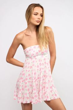 Find the Avery Pink Rose Floral Strapless Mini Dress at BohoPink.com! Pink rose floral mini dress with strapless neckline. Express shipping is available! Camp Dresses, Strapless Babydoll Dress, Camp Dress, Babydoll Dresses, Spring Formal, Boho Pink, Strapless Neckline, Stockholm Fashion, Pink Boho