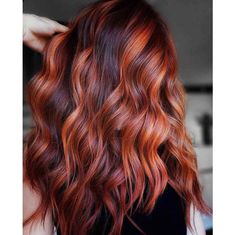 40+ Stunning Brunette Hair Color Ideas To Elevate Your Look - Big Inspo Mahogany Lowlights, Hair With Copper Highlights, Brown Caramel Highlights, Mocha Balayage, Mahogany Highlights, Cinnamon Balayage, Honey Ombre, Chestnut Highlights, Brunette Hair Color Ideas