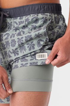 Ready for sunshine and long days at the beach or by the pool. Our trunks feature an elastic waist that's fully adjustable so you can get the perfect fit every time. Side pockets offer extra storage while the shorter outseam creates a vintage-inspired look. The boxer brief liner adds extra comfort. O'Neill Men's swim trunk 17" Outseam- well above the knee fit Hyperfreak stretch O'Neill Hyperdry Elastic waist with tunnel drawcord Hand pockets, back pocket Boxer brief liner Anti-rash hyperthread 53 Beachwear Bottoms With Adjustable Waist For Beach, Adjustable Waist Bottoms For Beach Vacation, Adjustable Waist Beachwear Bottoms For Vacation, Casual Beach Swimwear With Adjustable Waist, Casual Beach Swim Trunks With Adjustable Waist, Casual Swim Trunks With Adjustable Waist For Beach, Stretch Bottoms For Beach In Warm Weather, Casual Surfing Bottoms For Summer, Beachwear Bottoms With Functional Drawstring