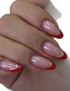 Cute Nails For Hoco Short, Birthday Nails Red And Gold, Hoco Nails For A Red Dress, Hoco Nails Almond Shape, Almond Nails Hoco, Red Nails On Natural Nails, Red Homecoming Nails Almond, Red Hoco Nails Almond, Red And Gold Gel Nails Designs