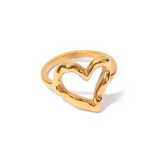 This melt my heart ring features a hammered finish, creating a distinctive textured look. The materials used to craft this ring are of the highest quality, so you can be sure of its durability and longevity. 18K Gold Plated Stainless Steel 100% Eco-Friendly; No Nickel, Chromium and Lead  Water-resistant, sweat-proof, hypoallergenic and tarnish-free. You can work out in our durable jewelry, wear it to the beach, pool or even shower with it. Pearl Jewelry Ring, Ring Settings Types, Charm Ring, Statement Fashion, نظارات شمسية, Flatlay Styling, Heart Shaped Rings, 18k Gold Jewelry, Waterproof Jewelry