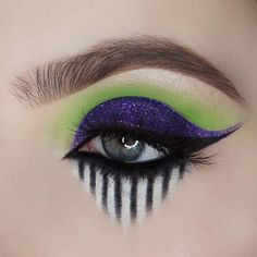 Sandworm Beetlejuice Makeup, Beetle Juice Eye Makeup, Beetlejuice Makeup Female Glam, Cute Beetlejuice Makeup, Beetle Juice Inspired Makeup, Beatle Juice Make Up, Beetlejuice Makeup Female Easy, Beetlejuice Costume Female Makeup, Glam Beetlejuice Makeup