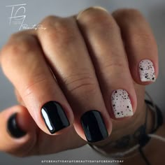 Classy Black Nails, Black Nail Ideas, Black Gel Nails, Black Manicure, Sophisticated Women, Black Acrylic Nails, Simple Gel Nails, Black Nail