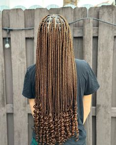 Box Braids Hairstyles With Curly Ends, Braids That Are Curly At The End, Box Curly Braids, Knotless Braid With Curly Ends, Regular Box Braids With Curly Ends, Brown Braids For Black Women With Curls, Long Braids Styles For Black Women, Blond Knotless Braids With Curly Ends, Medium Knotless Mid Back