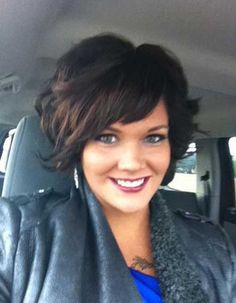 Short Bob For Thick Wavy Hair Short Wavy Haircuts, Natural Curly Hair Cuts, Popular Short Hairstyles, Bob Hairstyles For Thick, Curly Haircuts, Wavy Haircuts, Haircuts For Wavy Hair