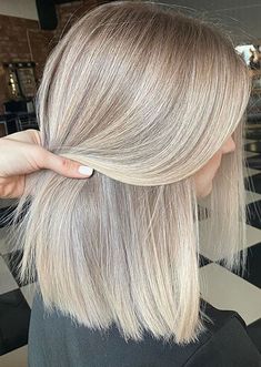 Champagne Hair Color, New Hair Color Ideas, 2020 Hair Trends, Champagne Blonde Hair, Champagne Hair, Best Hair Color, Latest Hair Color, Hair Color Streaks