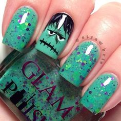 With creative Halloween nail designs and eye-popping colors, it's impossible not to fall in love with these fall nail trends! Black Halloween Nails, Unghie Nail Art, Fall Nail Trends, Holiday Nail Art, Nails Halloween, Halloween Nail Designs, Get Nails, Fall Nail Art, Halloween Nail Art