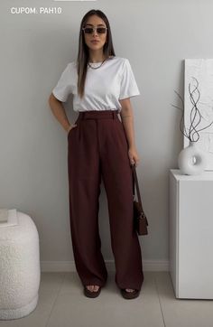 Young Professional Outfits Casual, Chic Fall Outfit, Leather Blazers, Modest Casual Outfits, Office Casual Outfit, Chic Fall Outfits, Everyday Fashion Outfits, Fall Outfit Ideas