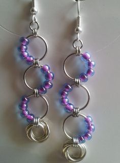 Beaded Jewelry Diy Earrings, Unique Diy Earrings Ideas, Bead Earrings Ideas, Beaded Chainmaille, Easy Jewelry Making Ideas, Easy Earrings, Chainmail Earrings, Wave Earrings