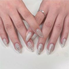 cat eye gel polish nail designs sparkles nail art acubi nails white nails douyin nails Cat Eye Sparkle Nails, White Cats Eye Nails, White Nails Douyin, Cat Eye White Nails, Gel Cat Eye Nails, Cat Eye Nails White, Cat Eye Nails Art, Cat Eye Almond Nails, White Cat Eye Nails