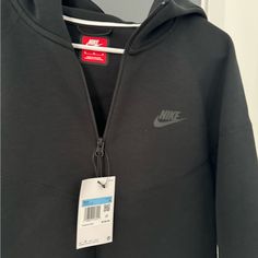 Size: M (Mens) Ordered Wrong Size (Never Worn) (Comes With Tag) Sweaters Nike, Nike Sweaters, Nike Tech Fleece, Nike Sweater, Nike Tech, Tech Fleece, Nike Black, Men's Nike, Black Nikes