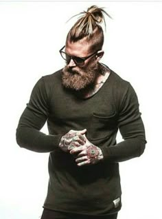 Hair + Beard Mens Haircut Shaved Sides, Beard Long Hair, Man Bun Haircut, New Beard Style, Man Bun Styles, Tattoo Music