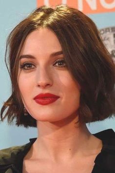 French Bobs, French Haircut, Classic Bob Hairstyle, Stacked Bob Hairstyles, French Bob, Chic Hair, Layered Bob Hairstyles, Hair Styles 2017, French Hair