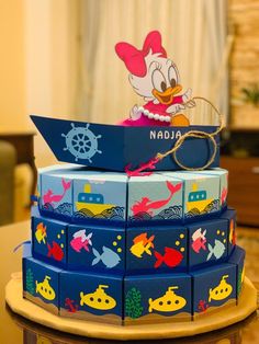 there is a cake made to look like donald duck