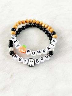 Ghost Bracelet. Hey Boo Bracelet. Beaded Ghost Bracelet. Matte - Etsy Boo Bracelet, Halloween Bracelet Ideas, Ghost Bracelet, Beaded Ghost, Tiny Ghost, Sea Beads, Holiday Bracelets, Hey Boo