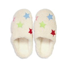 white Comfy Accessories, Big Little Basket, Fun Slippers, Cozy Slippers, Dr Shoes, Spa Set, Cute Slippers, Shoe Wishlist, Slippers Cozy