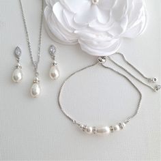 Pearl Earrings Necklace Bracelet Bridesmaids & Bridal Jewelry Set- Ella - PoetryDesigns Simple Bridal Jewelry Sets, Bracelets For Bridesmaids, Pearl Wedding Jewelry Sets, خواتم خطوبة, Bridal Jewelry Pearl Sets, Pearl Wedding Jewelry, Simple Bridal Jewelry, Pearl Jewelry Set, Bracelet Elegant