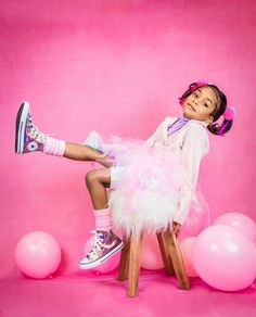 Mini Photo Sessions, Studio Photoshoot Ideas, Barbie Kids, Family Portrait Poses, Party Photoshoot, Kids Studio, Birthday Wish, Birthday Photography