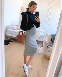 Cute Pregnancy Outfits, Pregnant Street Style, Pregnacy Fashion, Fall Maternity Outfits, Trendy Maternity Outfits, Baby Bump Style, Preggo Fashion