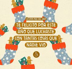 an image of christmas stockings with words in spanish