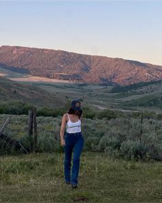 Montana Cowgirl, Winter Feeling, Dream Live, Camping Aesthetic, Country Casual, Artsy Photos, Cowgirl Aesthetic, Adventure Aesthetic, Granola Girl