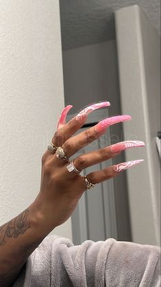 Curved Coffin Nails, Long Curved Nail Designs, Curve Nail Designs, Curve Nails Acrylic, Curved Nails Designs, Curve Nails, Acrylic Nail Polish, Queen Nails