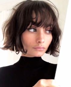 Bob and bangs French Haircut, Taylor Lashae, Short Haircuts With Bangs, Short Grunge Hair, Popular Short Hairstyles, Short Hair Trends, French Hair, Penteado Cabelo Curto, Haircuts With Bangs