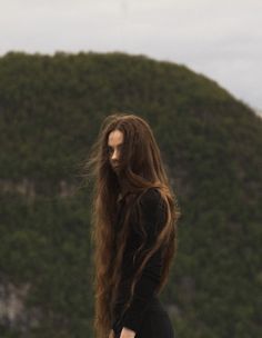 Dark Cottagecore Fashion, Outfit Inspo Aesthetic, Environmentally Friendly Living, Gothic Photography, Aesthetic Nature, Witch Aesthetic, Hair Girl, Long Hair Girl, Dark Beauty