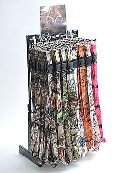 RealTree Max-4 Camo Neck Lanyard With Detachable Key-Ring New Ford Trucks Lifted, Camo Truck Accessories, Camo Accessories, Camo Rooms, Camouflage Outfit, Browning Buckmark, Camo Truck, Camo Stuff, Ghillie Suits