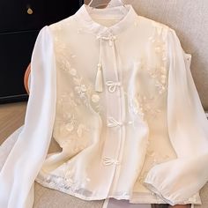 O envio mais rápido. O melhor serviço Vintage Blouse, Autumn Summer, Styl Vintage, Classy Outfits, Daily Wear, Collar Styles, Long Sleeve Blouse, Casual Outfits, Vogue