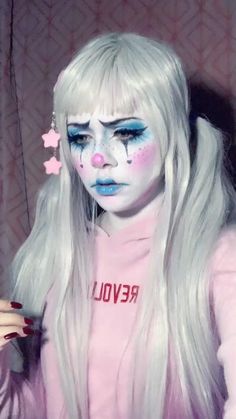 Dark Clowncore Makeup, Kawaii Clown Makeup, Blue Clown Makeup, Cute Clown Makeup Aesthetic, Pastel Clown Makeup, Clown Core Outfit, Weirdcore Makeup, Pretty Clown Makeup