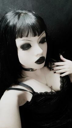 Daily Goth Makeup, Dark Fem Outfits, 90s Mall, 90s Mall Goth, Fem Outfits, Moodboard Inspiration, Summer Goth, Goth Look