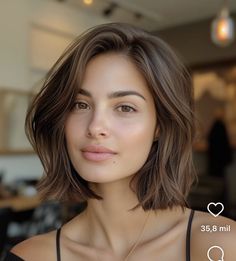 Mom Haircuts, Rambut Brunette, Hair Inspiration Short, Shoulder Length Hair Cuts, Penteado Cabelo Curto, Short Hair Haircuts, Medium Hair Cuts, Shoulder Length Hair, 가을 패션