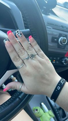 #western #nails Lainey Wilson Nail Ideas, Western Birthday Nails, Western French Tip Nails, Nail Designs Western, Pink Western Nails, Cute Western Nails, Punchy Nails Designs, Western Fall Nails