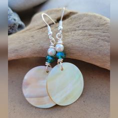 Shell Jewelry Ideas, Pearl Seashell, Pebble Jewelry, Coastal Jewelry, Abalone Earrings, Christmas Felt, Earrings Hypoallergenic, Mother Of Pearl Jewelry, Beading Jewelry