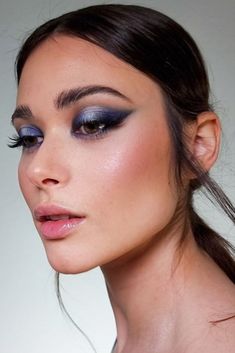 Korean Makeup Products, Smokey Eyeshadow Looks, Eyeshadow Inspiration, Blue Eyeshadow Makeup, Blue Eyeshadow Looks, Blue Makeup Looks, Smokey Eyeshadow, Test Shoot, Chic Makeup