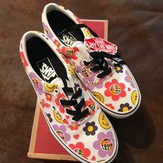 Nib New Vans Era Radically Happy White Floral Flowers Tennis Shoes Size 7.5 --- Perfect Christmas Gift!!! Fun Vans Sneakers With Round Toe, Spring Vans Sneakers, Cute Vans Sneakers For Spring, Cute Multicolor Vans Sneakers, Vans Flowers Shoes, Vans Platform Sneakers, Floral Vans Slip On, Vans Women Sunfkower, Vans Floral